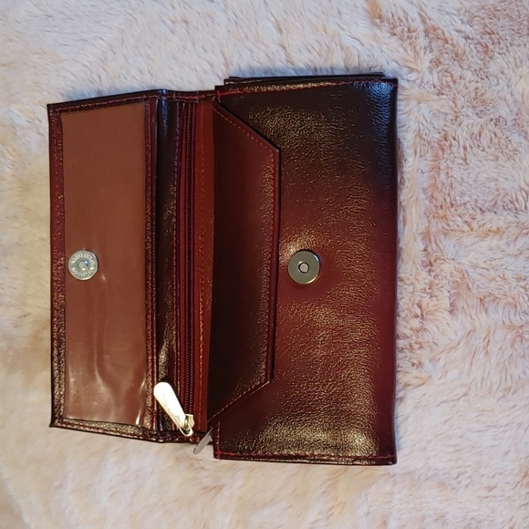 Large two toned Brown & Burgundy Crocodile Logo Wallet - Picture 4 of 10